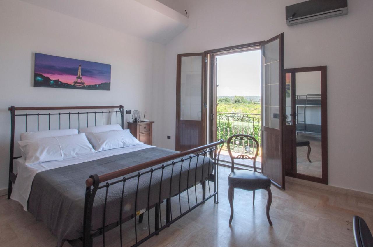 B&B Vittoria House Карлентини Экстерьер фото